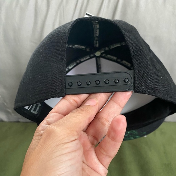 Dyse One Men's Adjustable Cap "Gods" Black NWT - Picture 3 of 5